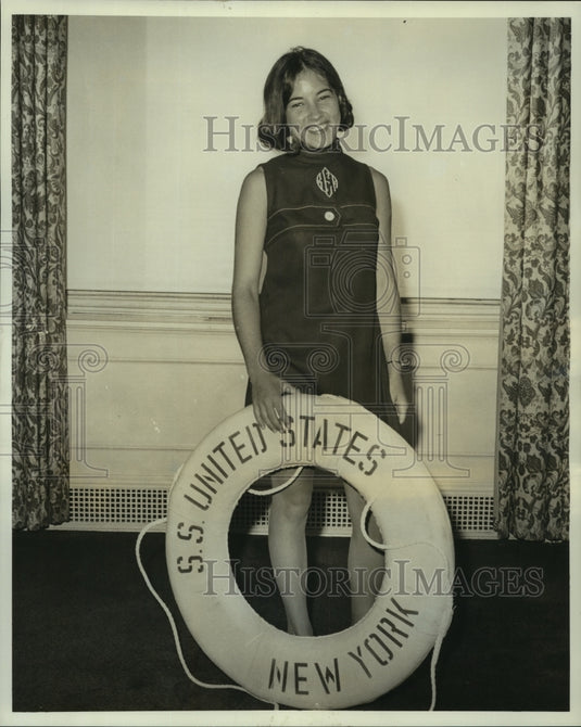 1969 Press Photo Beverly Ann English on the S. S. United States Boat - noa98214 - Historic Images