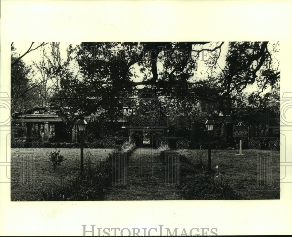 1982 Press Photo Front of Elmwood Plantation Restaurant after Fire - noa98416 - Historic Images