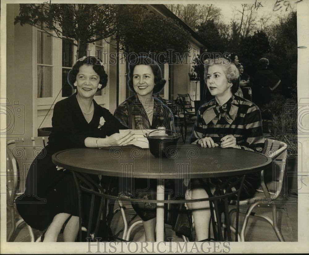 1961 Press Photo De Paul Hospital Guild&#39;s annual Fashion Fete Committee Meeting-Historic Images