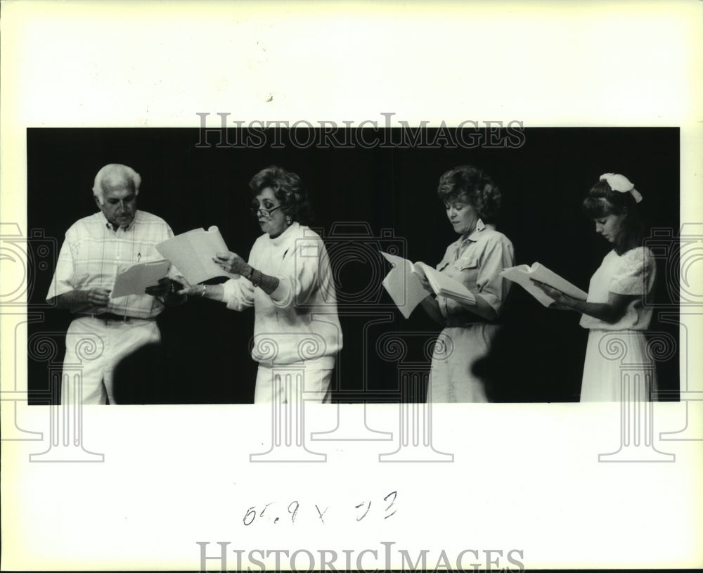 1990 Press Photo Actors auditioning for the Play &quot;Hello Dolly&quot; in Kenner - Historic Images