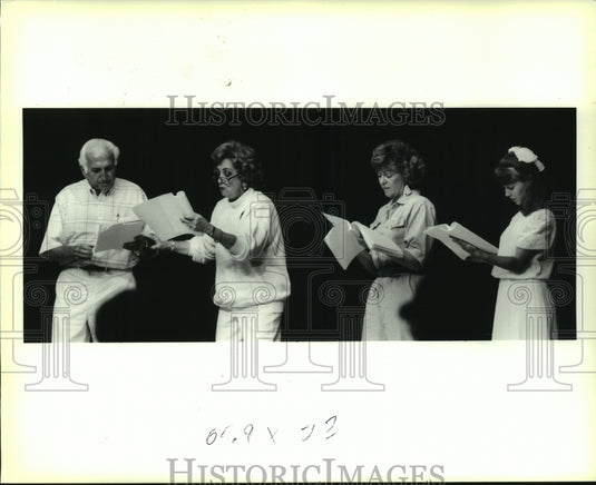 1990 Press Photo Actors auditioning for the Play "Hello Dolly" in Kenner - Historic Images