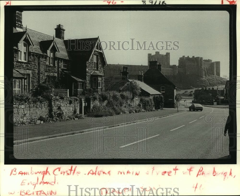 1987 Press Photo Branburgh Castle -- Along the main street of Branburgh, England - Historic Images