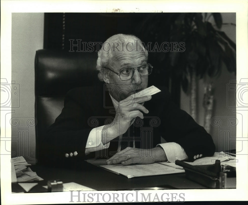 1987 Press Photo Moon Landrieu in his office at 717 Girod Street - noa98561 - Historic Images