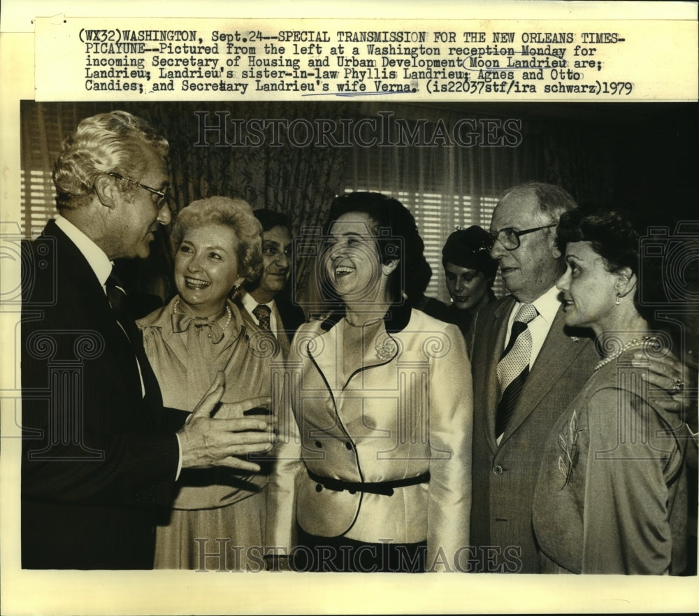 1979 Press Photo Moon Landrieu with Sister in Law Phyllis Landrieu and Others - Historic Images