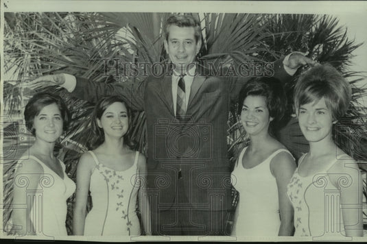 1968 Press Photo Mississippi A&I Board Director and Miss Hospitality Contestants - Historic Images