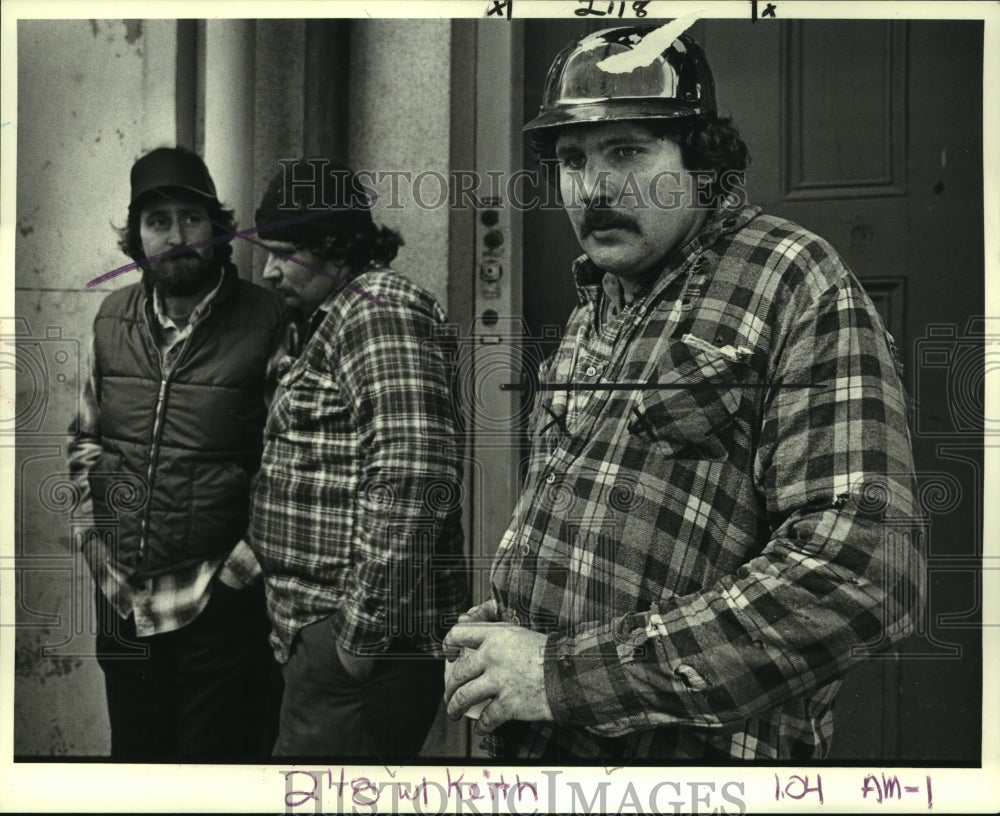 1984 Press Photo Keith Souders laments accidental Jax Brewery warehouse fire - Historic Images