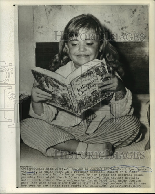 1965 Gerri Lynn Ernst, caught in a custody battle-Historic Images