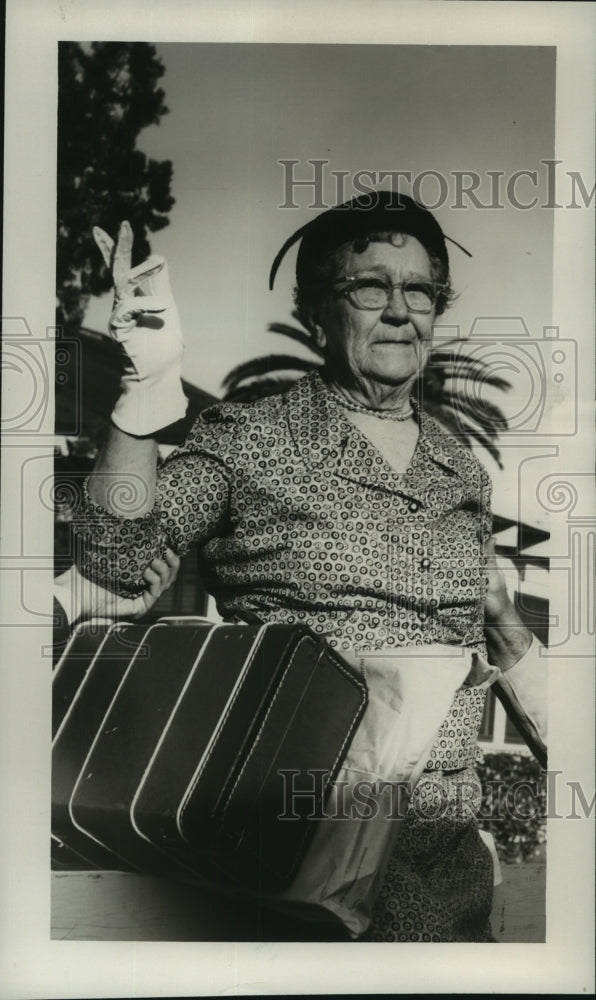 1958 Mrs. Marietta Drumm, Golden Agers, leaves for St. Louis.-Historic Images