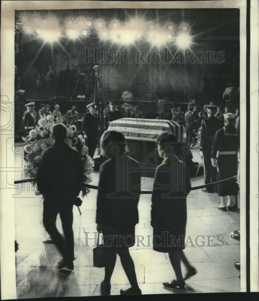 1969 Press Photo Visitors file past casket of Dwight D. Eisenhower in the Capita - Historic Images