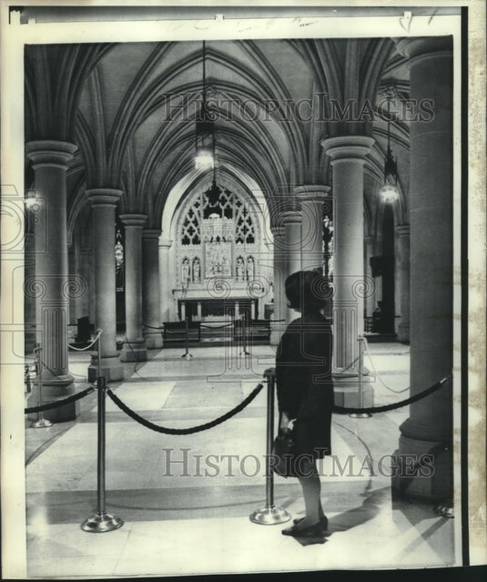 1969 Press Photo Visitor in the White House, Washington, D.C. - nob00071 - Historic Images