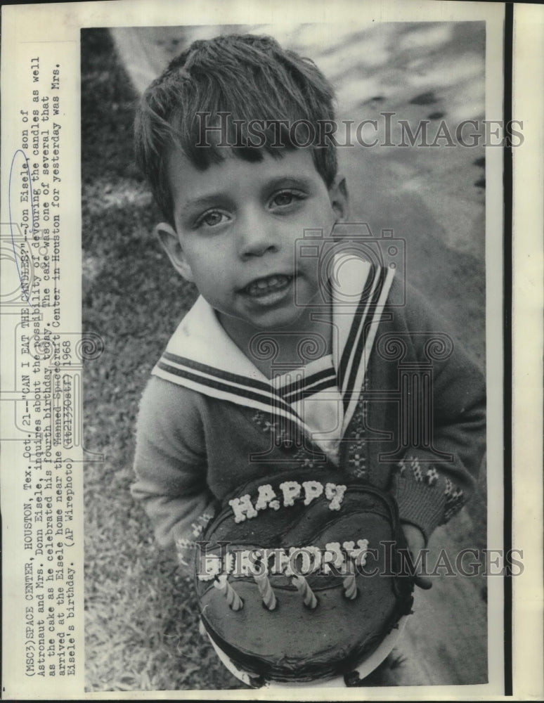 1968 Press Photo Jon Eisele, son of astronaut &amp; Mrs. Donn Eisele, with a cake - Historic Images