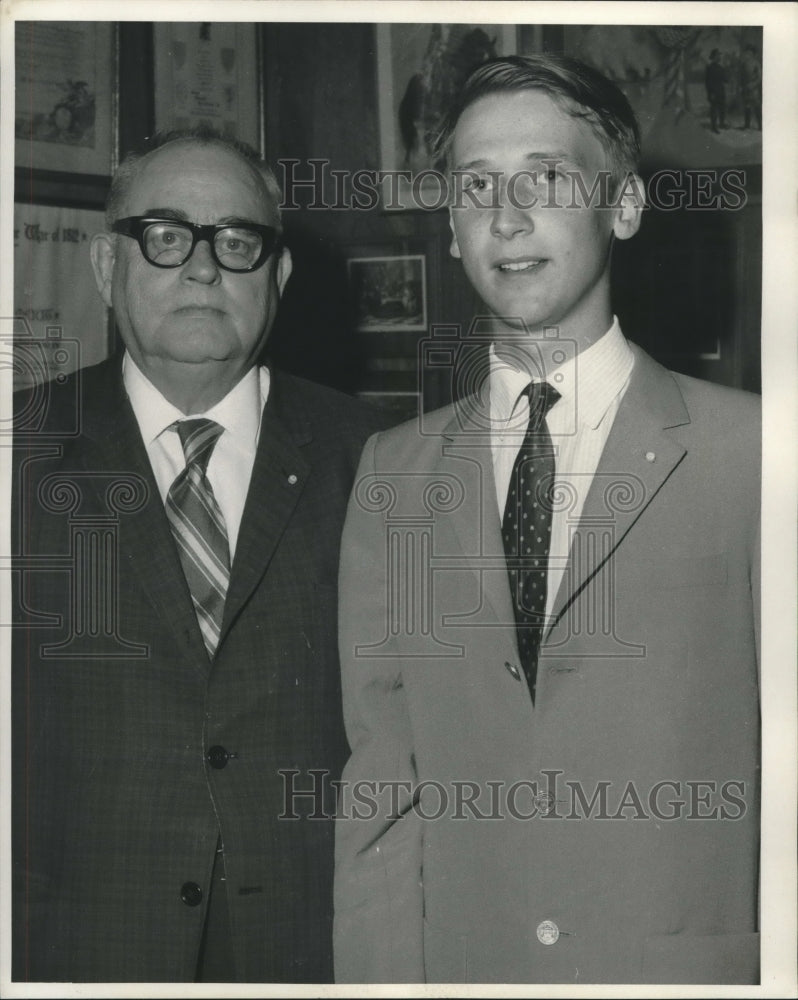 1969 Press Photo Beale Howard Richardson and Patrice d'Ollone - nob00275 - Historic Images