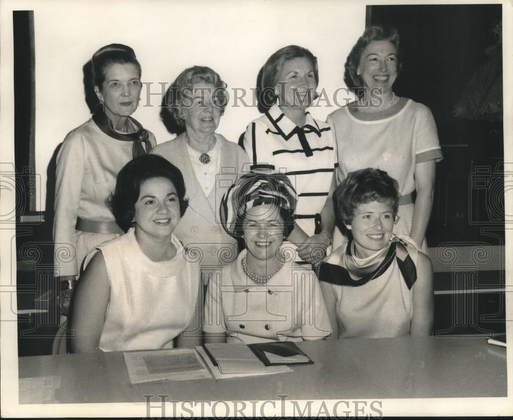 Press Photo Mrs. Vern Easterling &amp; officers of Crippled Children&#39;s Hospital - Historic Images