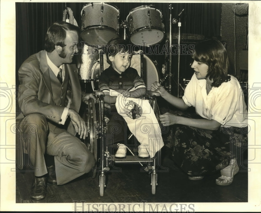 1980 Press Photo Muscular Distrophy poster child Jason Ehrhardt with others - Historic Images