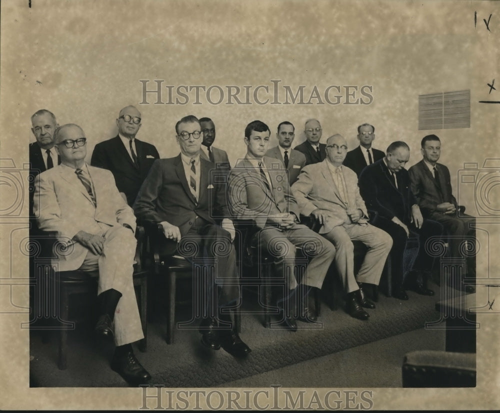 1965 Press Photo Group of businessmen sitting in chairs in room. - nob00878-Historic Images