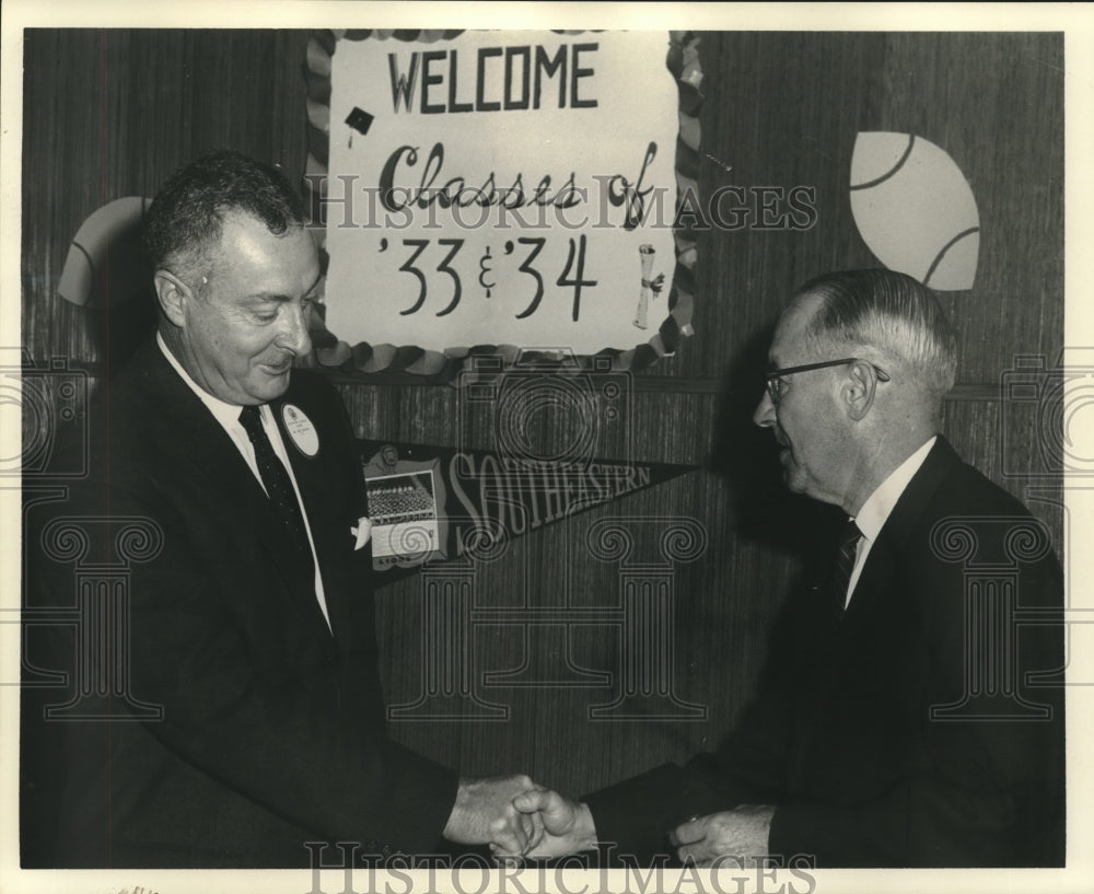 1961 Press Photo Dr. Luther Dyson &amp; Jack Mashburn welcome Classes of &#39;33 and &#39;34 - Historic Images