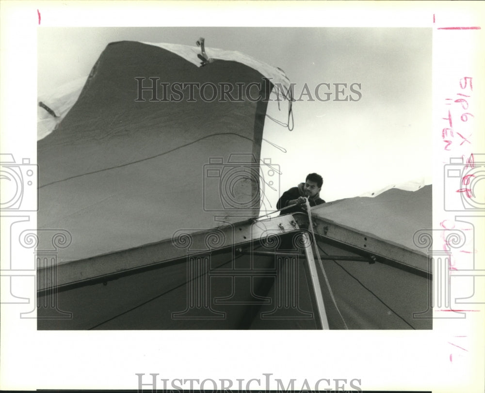 1994 Press Photo Temporary structures go up at fairgrounds during construction. - Historic Images