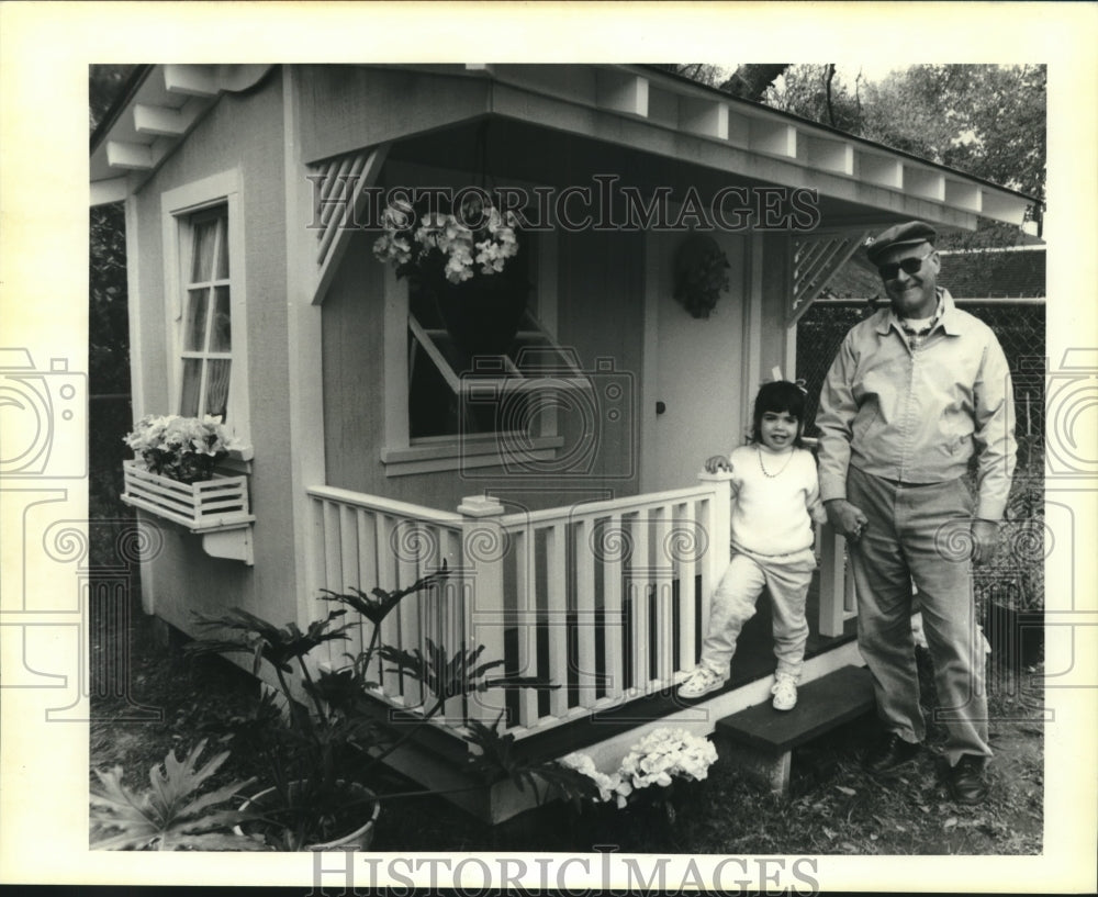 1992 Press Photo Life size dollhouse Norman Guerrera built for granddaughter - Historic Images