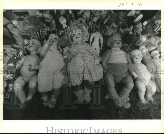 1991 Press Photo Old and antique dolls for sale at Kenner Doll Show. - nob01409 - Historic Images