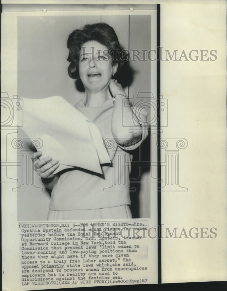 1967 Press Photo Cynthia Epstein at Equal Employment Opportunity Commission. - Historic Images