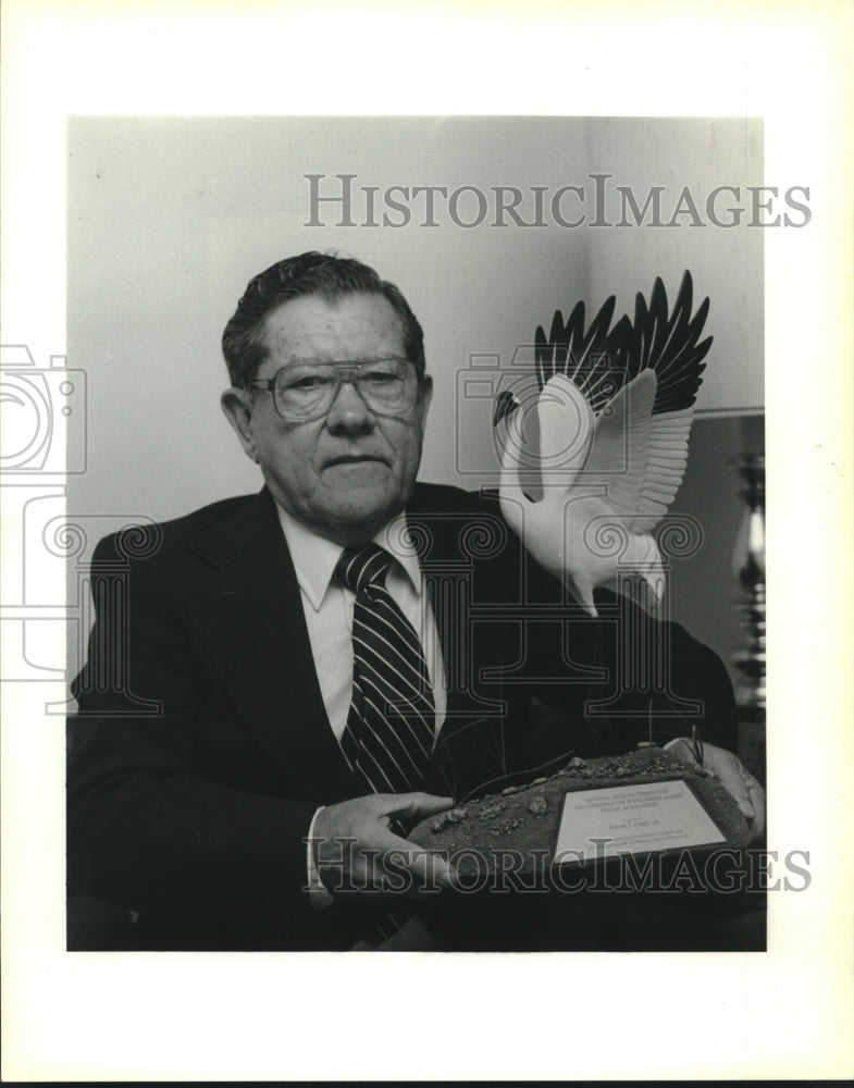 1989 Press Photo Frank Ehret, winner of National Wildlife Award - nob01583 - Historic Images