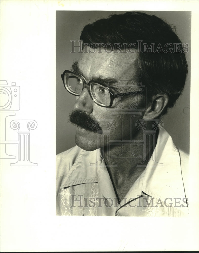 1984 Press Photo Jack Elder, Director of Tesas&#39; Casa Romero refugee house - Historic Images