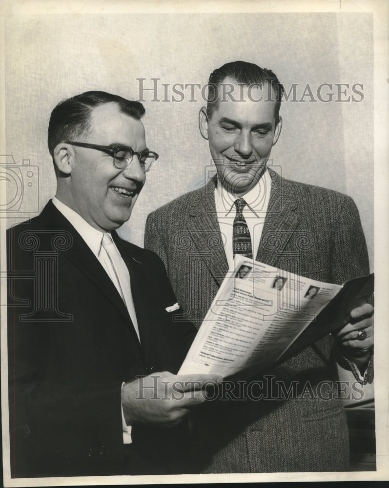 1960 Press Photo John Egdorf &amp; M.D. Lafayette at LA Tuberculosis Assoc. Board - Historic Images