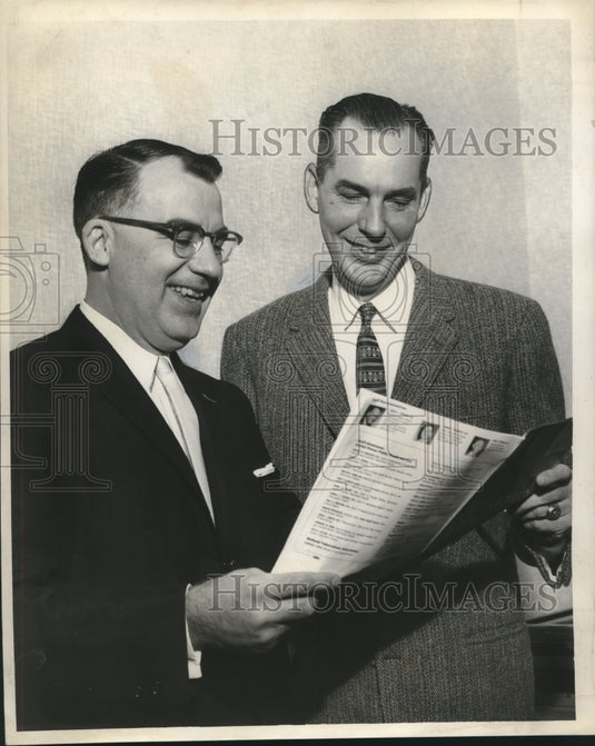 1960 Press Photo John Egdorf & M.D. Lafayette at LA Tuberculosis Assoc. Board - Historic Images