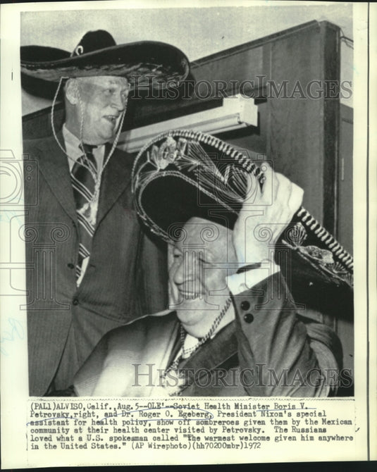 1972 Press Photo Boris Petrovsky & Roger Egeberg show off their sombreros - Historic Images