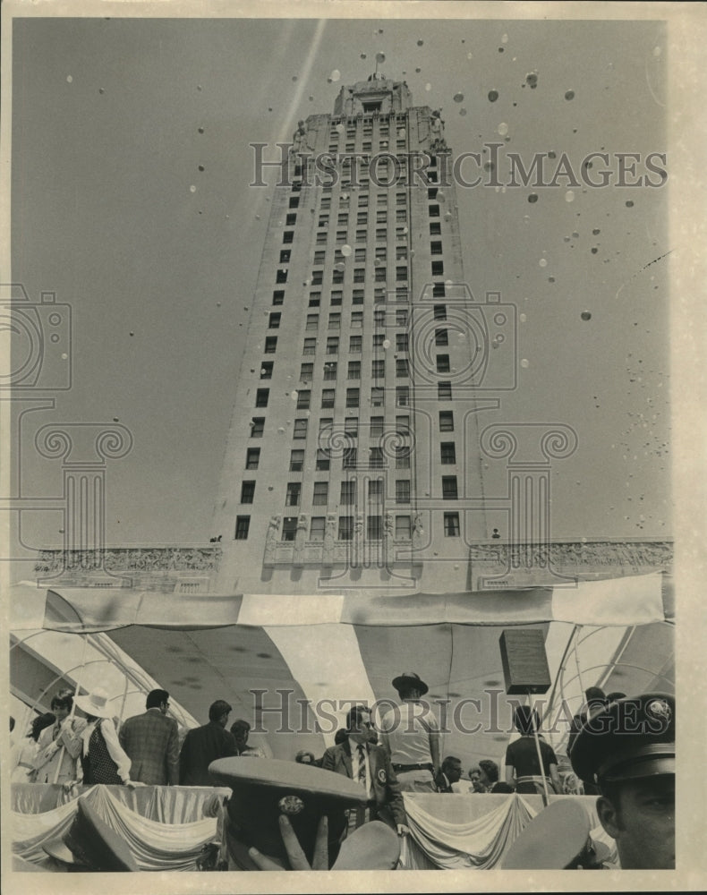 1972 Press Photo Balloon release at a New Orleans ceremony. - nob01644 - Historic Images