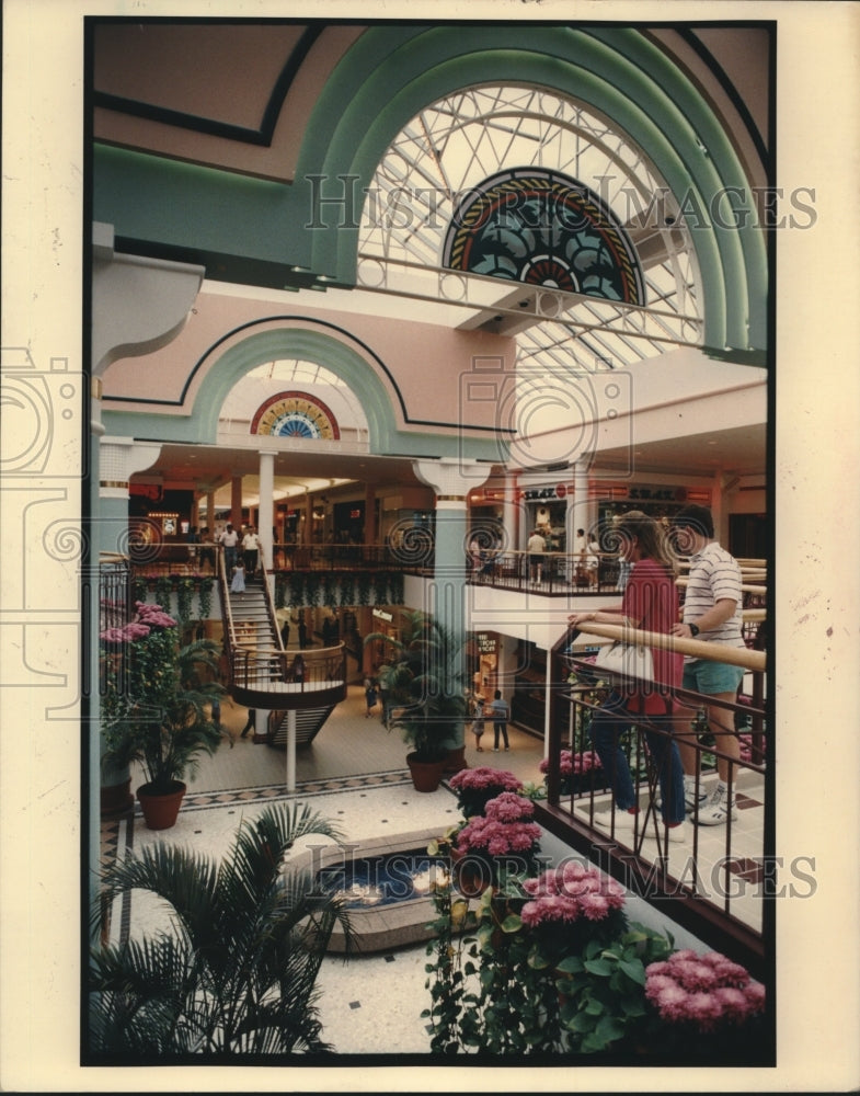 1988 Press Photo Interior of Esplande Mall, Louisiana - nob01650 - Historic Images