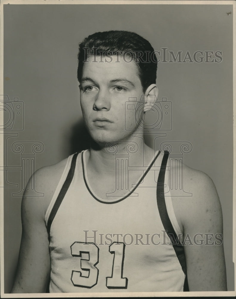 1965 Press Photo Barry Falgout, Woodlawn basketball player has eagle eye. - Historic Images