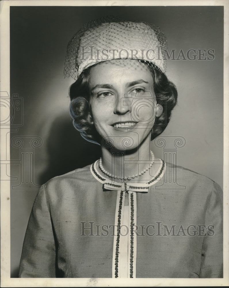 1961 Press Photo Mrs. John Fallot, President of Shady Oaks Garden Club. - Historic Images