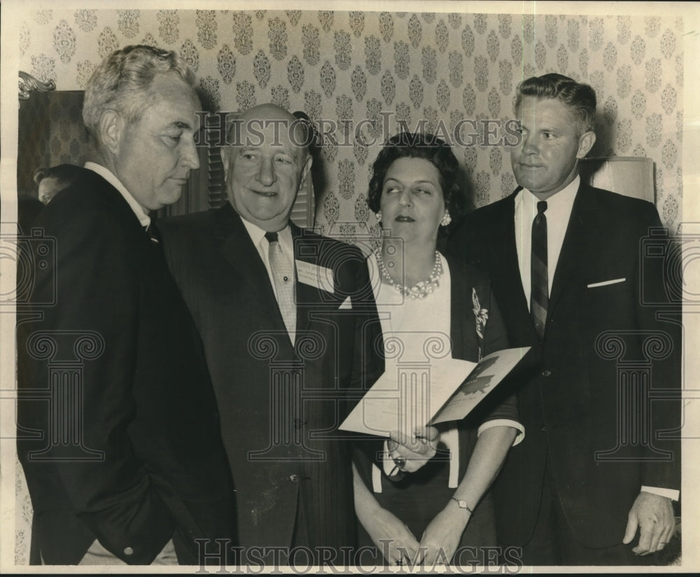 1964 Press Photo Harry M. England with Louisiana Tourists Officials at Event - Historic Images