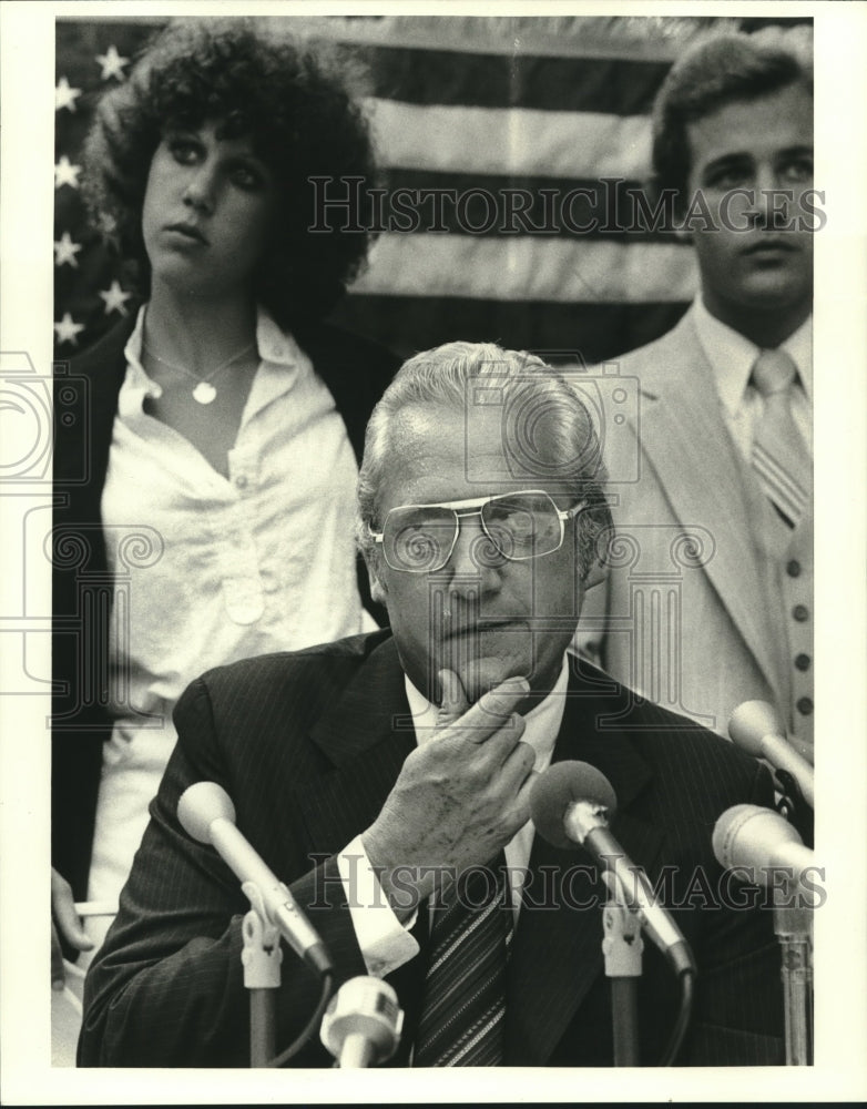 1978 Press Photo Former New Orleans mayor, Moon Landrieu at news meeting - Historic Images