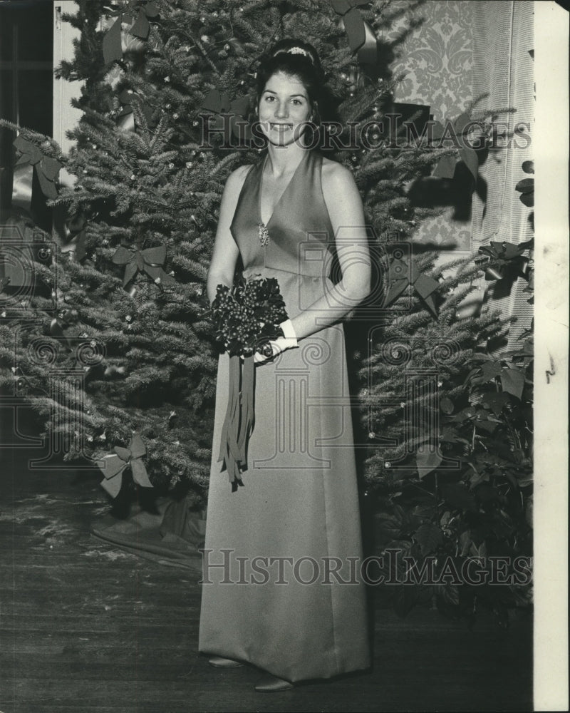 1972 Press Photo Miss Lynn Agnes Favrot, daughter of Mr., Mrs. Thomas Blackburn - Historic Images