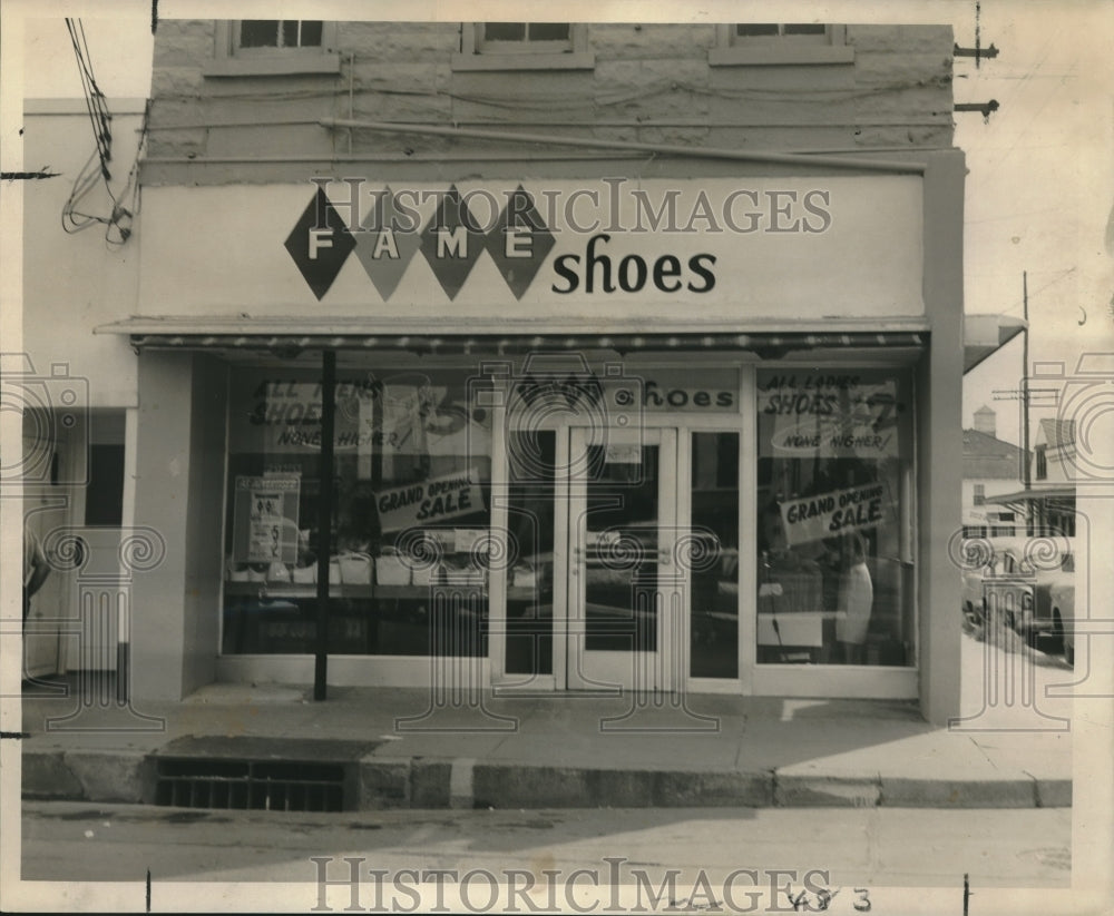 1960 Fame Shoes, Inc., shoe store in Gretna - Historic Images