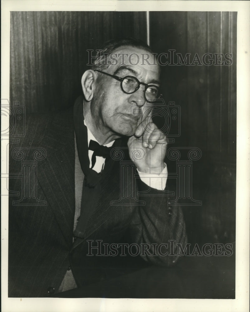 1942 Press Photo Judge Albert Estopinal in deep thought - nob03955 - Historic Images