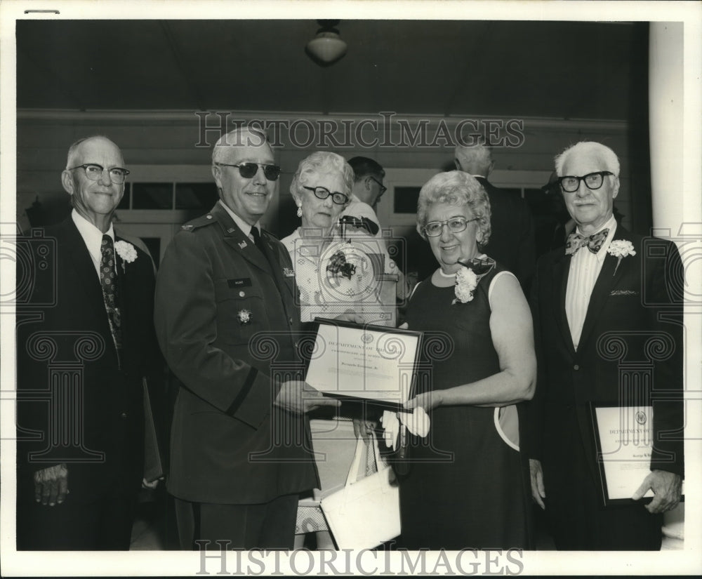 1973 Press Photo Five retired Corps of Engineer employees, Honored - nob03967 - Historic Images