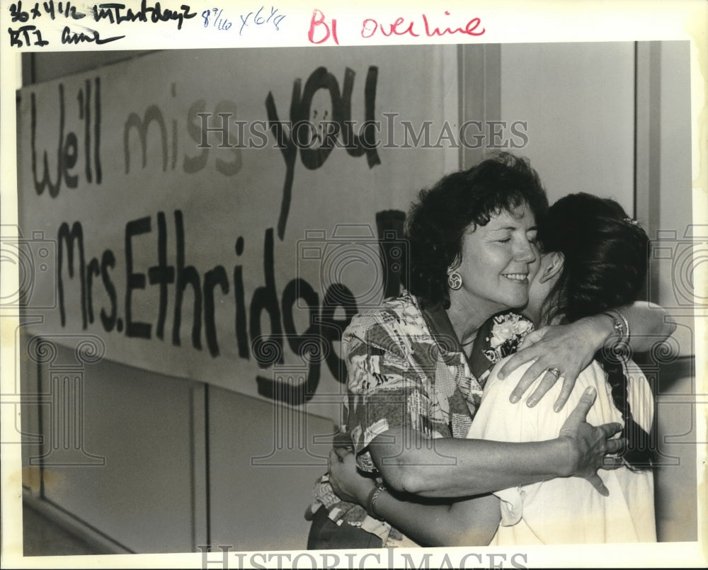 1989 Press Photo Ruth Ethridge retiring teacher from East Jefferson High School - Historic Images