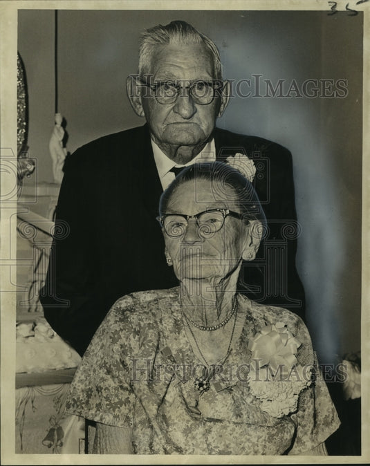 1967 Mr. & Mrs. Herman Fenger Sr. celebrate 60th wedding anniversary - Historic Images