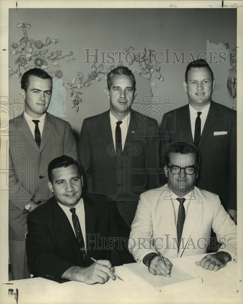 1962 Members of home builders special Table Top Display committee - Historic Images