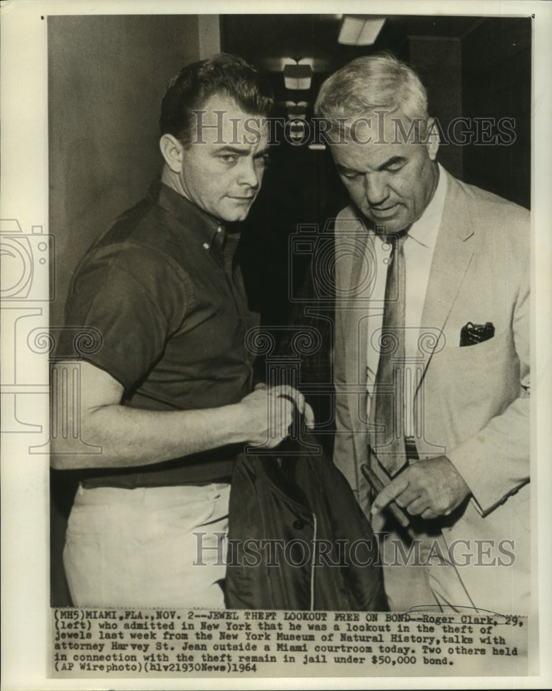 1964 Press Photo Roger Clark, jewel thief lookout, with attorney Harvey St. Jean - Historic Images