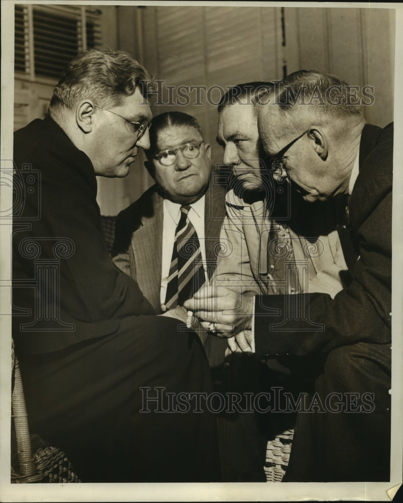 1953 Press Photo William S. Farrell &amp; others of RDO Caucus at Coctaw Club. - Historic Images