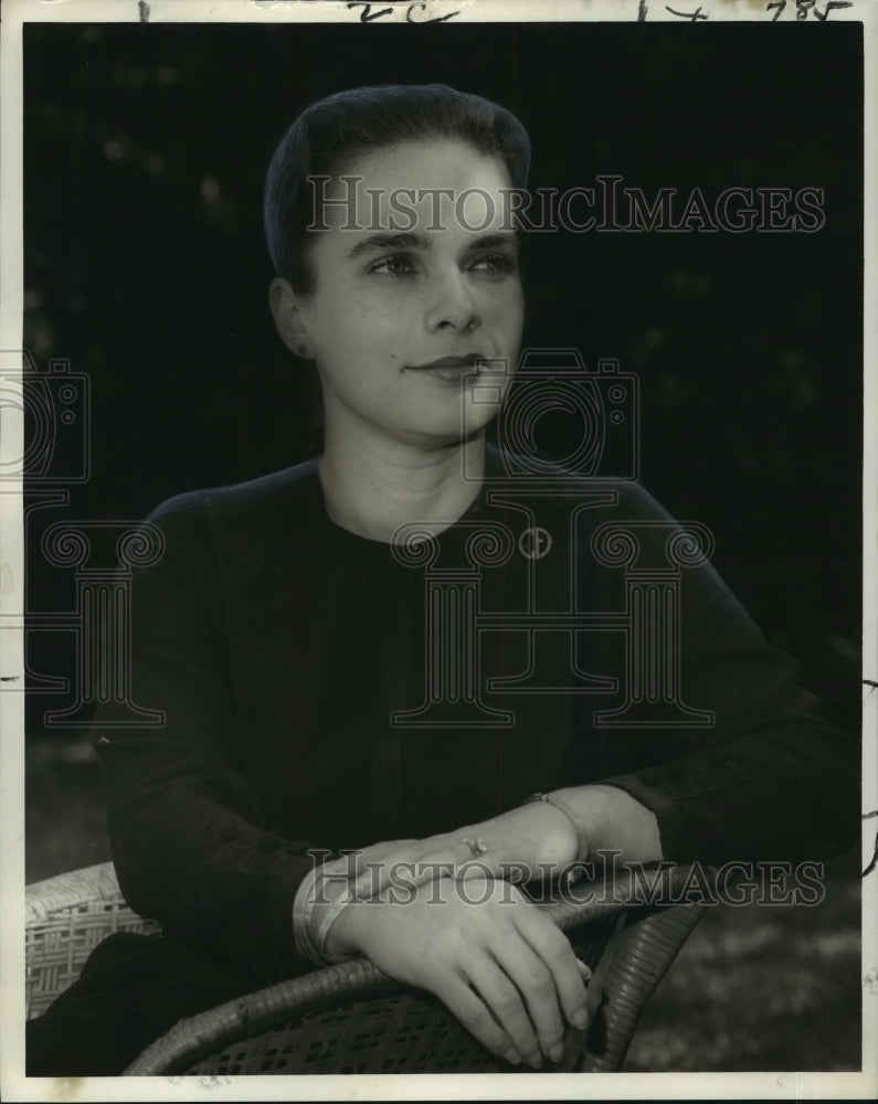 1967 Press Photo Miss Clifford B. Fenner announces engagement to Sidney Schmitt-Historic Images