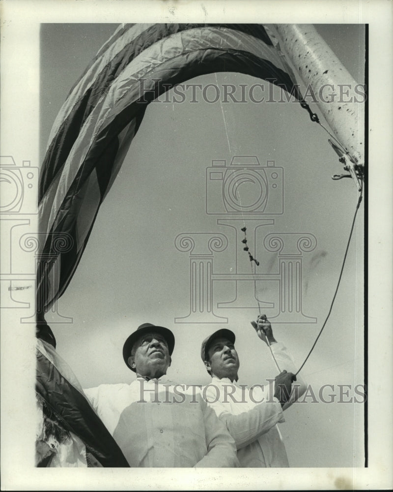 1969 Press Photo George Angerson and Charles Rivera - nob04739-Historic Images