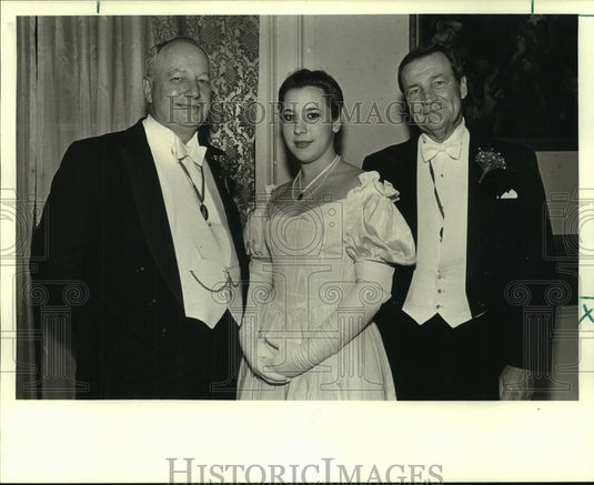 1988 Press Photo Darwin Fenner, Suzanne Burns & Bill Baker at Pickwick Club. - Historic Images