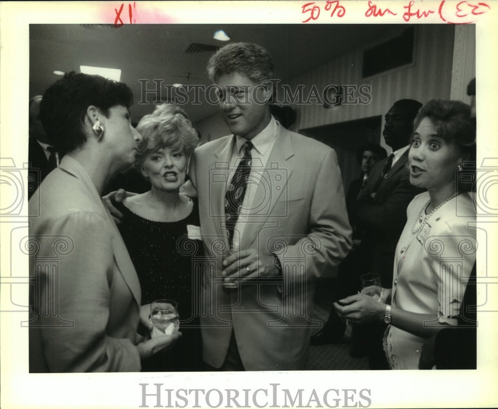 1992 Press Photo Bill Clinton at fundraiser party at Fairmont Hotel - Historic Images