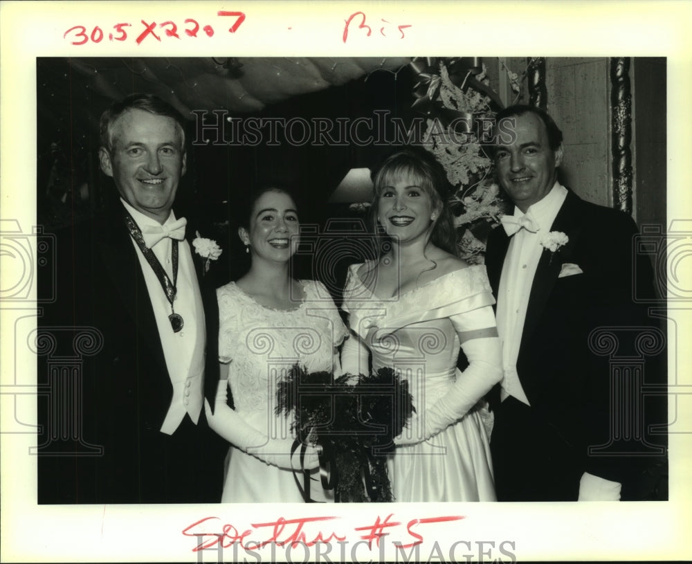 1994 Press Photo Guests at an event at the Bienville Club. - Historic Images