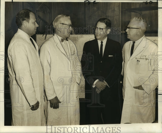 1968 Press Photo Dr. Juan Jose Fernandez & officials from LSU. - nob05042 - Historic Images